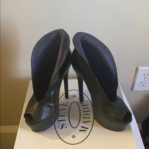 Boots - Picture 2 of 4